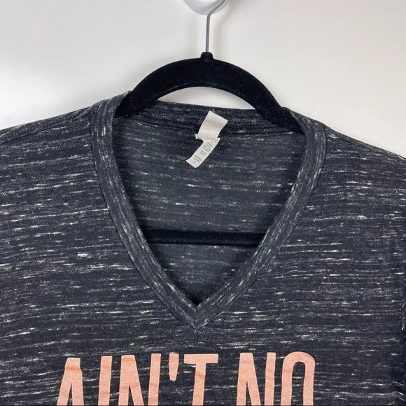 Mom Saying Graphic Short Sleeve V-Neck Graphic T-Shirt Sz Small - Picture 3 of 6